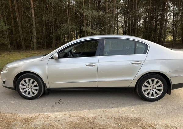 Volkswagen Passat cena 16000 przebieg: 327000, rok produkcji 2008 z Zamość małe 137